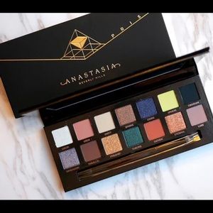 Brand new - ABH - Prism pallet, limited edition